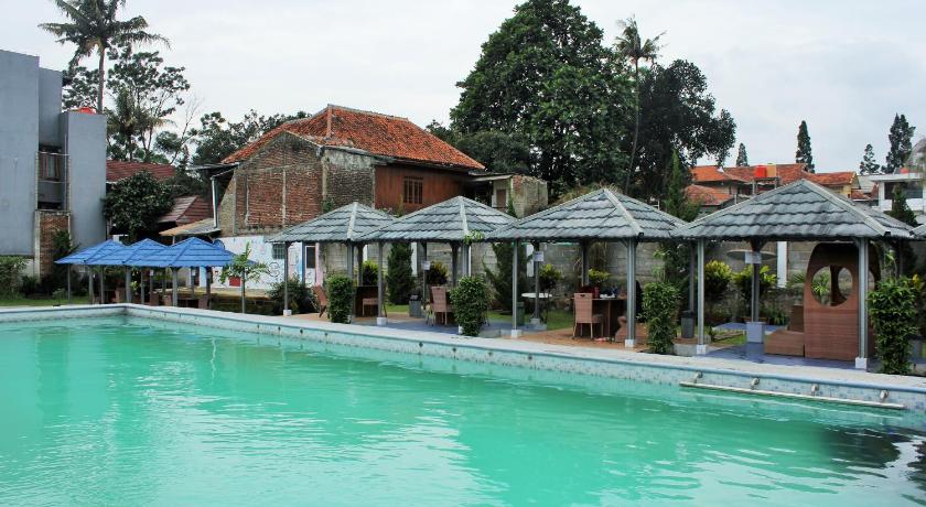 RedDoorz Hostel @ Dago 2 photo