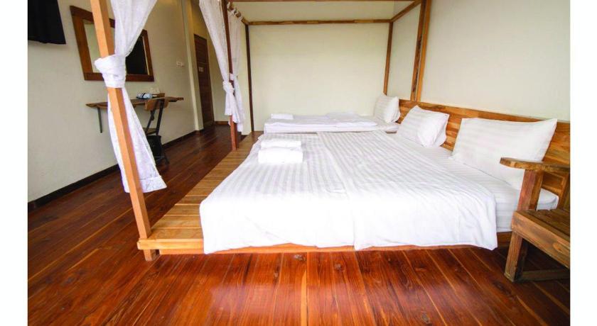 Image of Deluxe Family Room 5