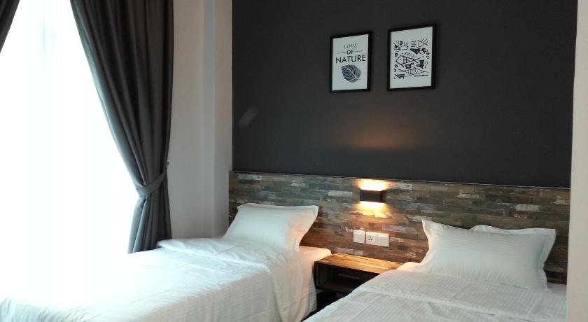 L Hotel photo