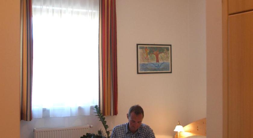 Weingut-Pension Stockingerhof photo