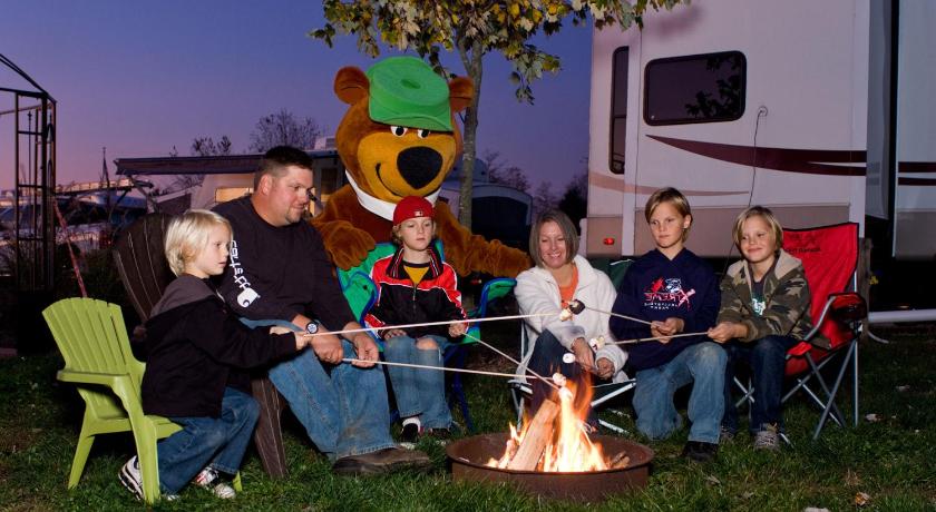 Yogi Bear's Jellystone Park Camp-Resort Wisconsin Dells photo