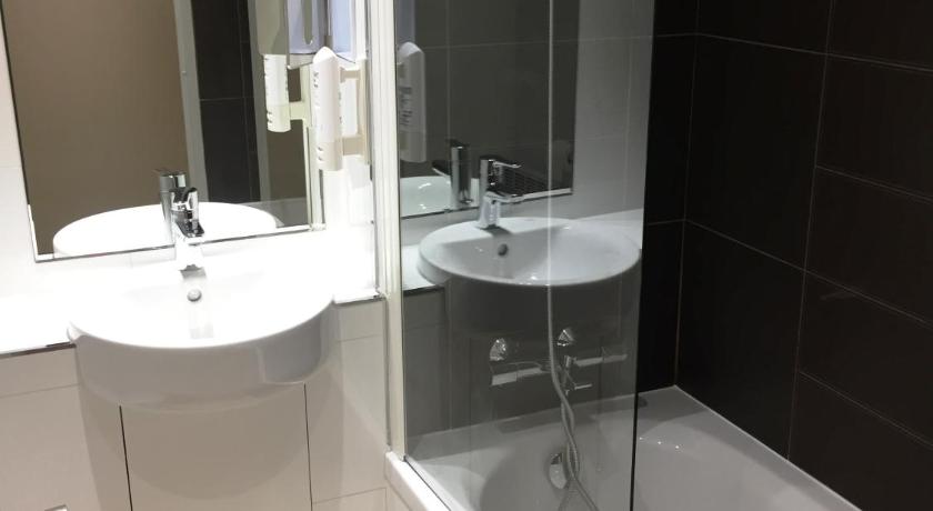 Best Western Paris Saint Quentin photo