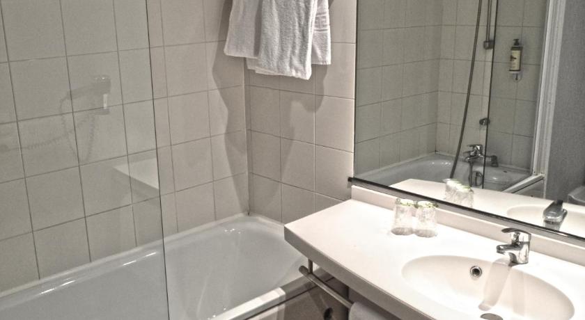 Art Hotel Paris Est photo