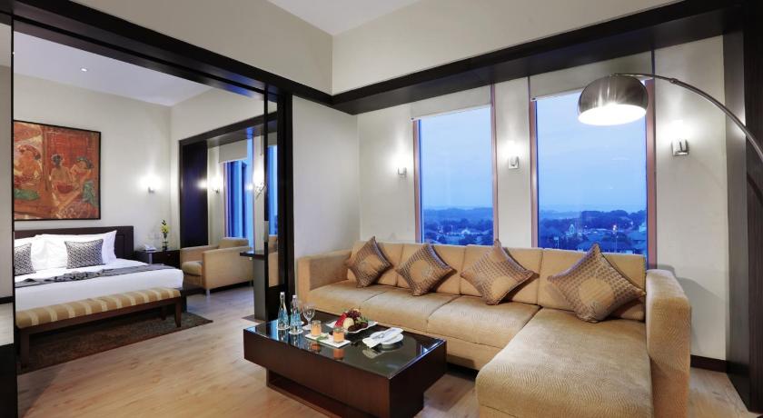 Grand Candi Hotel