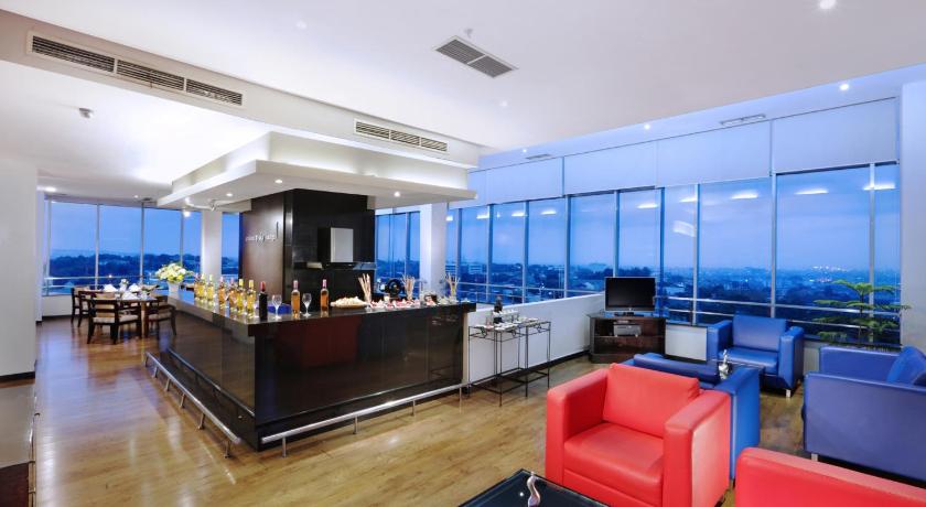 Grand Candi Hotel - image 8