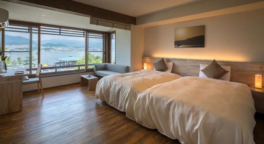 Image of Twin Room with Sea View 0