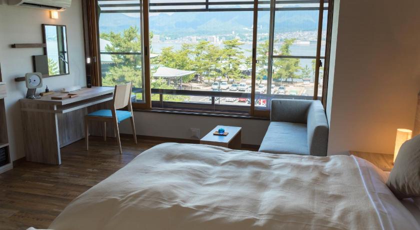 Image of Twin Room with Sea View 1