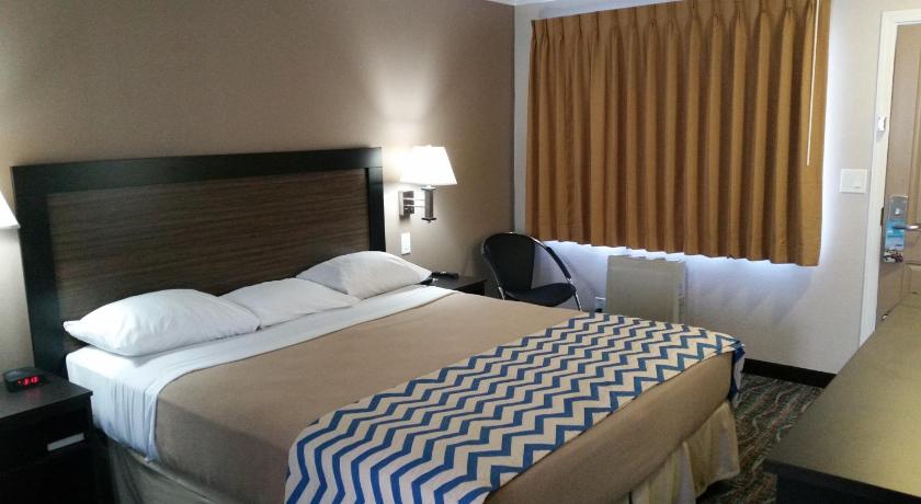 Travelodge by Wyndham Eureka photo