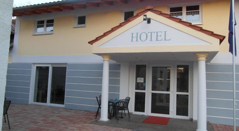 Hotel Am Donaubogen — Hotel in Barbing