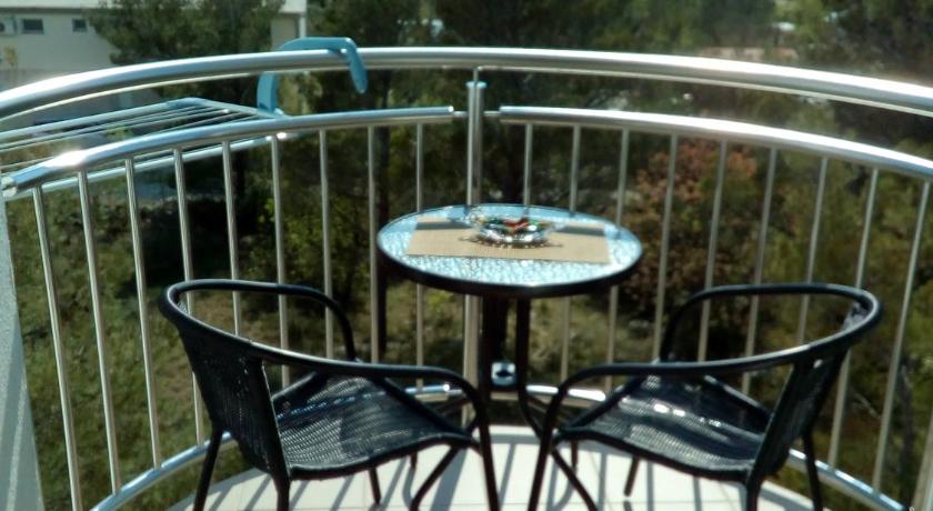 Apartments Begonia — Hotel in Starigrad