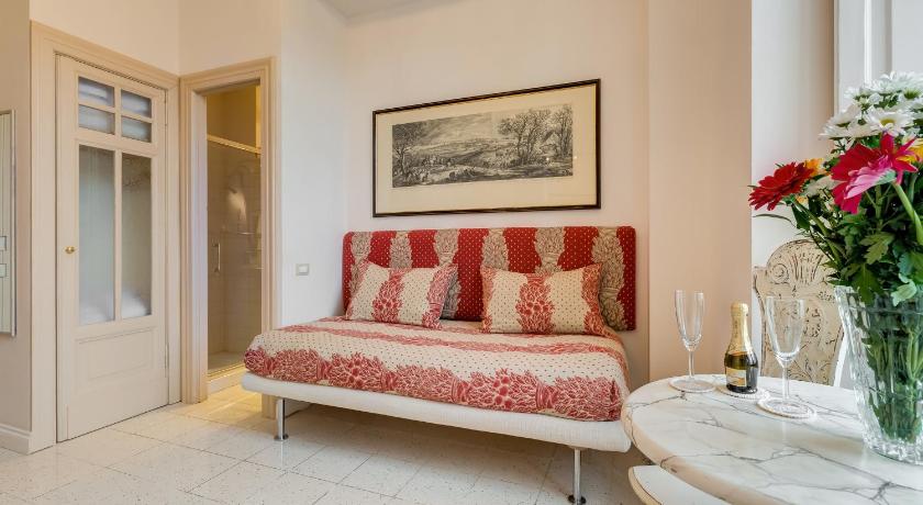 Image of Deluxe Double Room with Extra Bed 0