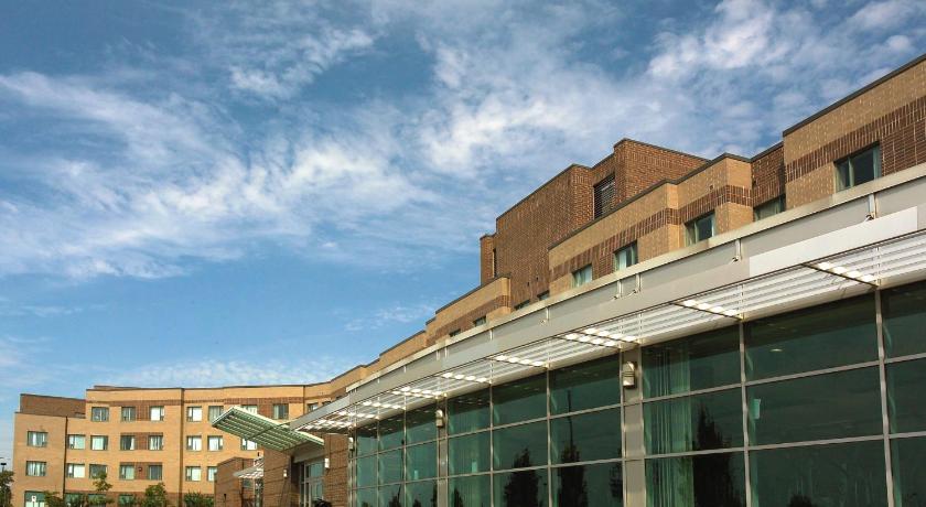 Residence &amp; Conference Centre - Hamilton — Hotel in Hamilton (ON)