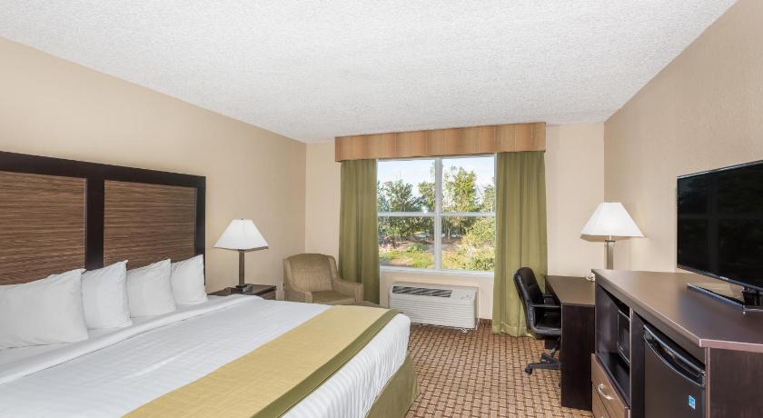 Baymont by Wyndham Fort Myers Airport