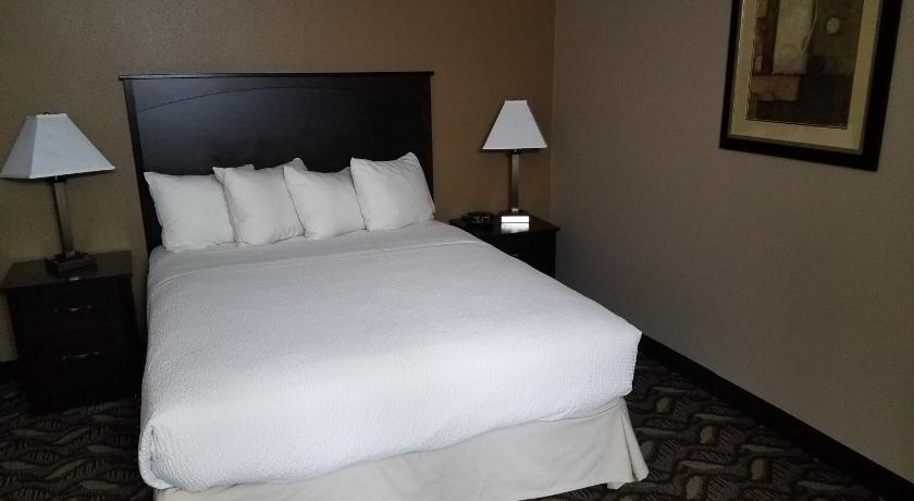 Americas Best Value Inn & Suites Bismarck