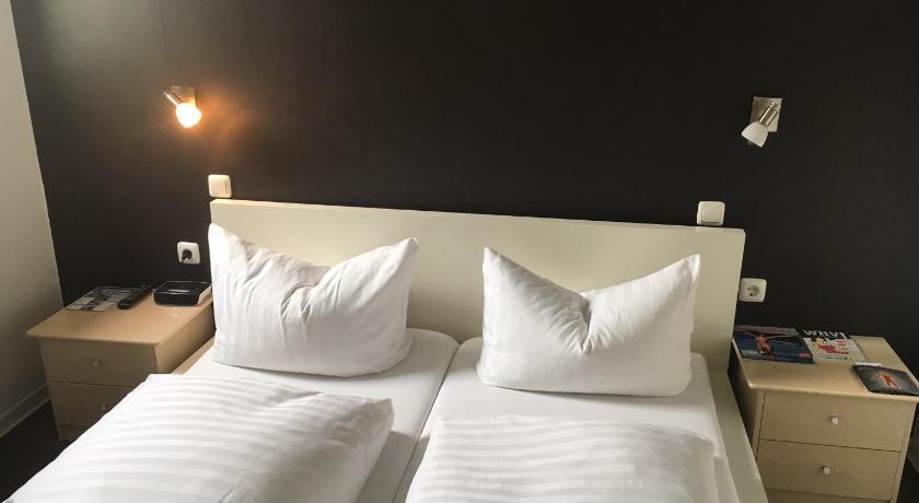 City Hostel photo