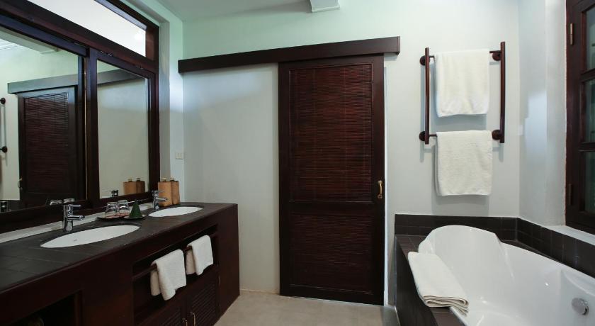 Image of Deluxe Double Room with River View 4