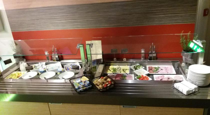 베를린 이비스 베를린 드라이린덴 (ibis Berlin Dreilinden) 2성급 호텔 레스토랑