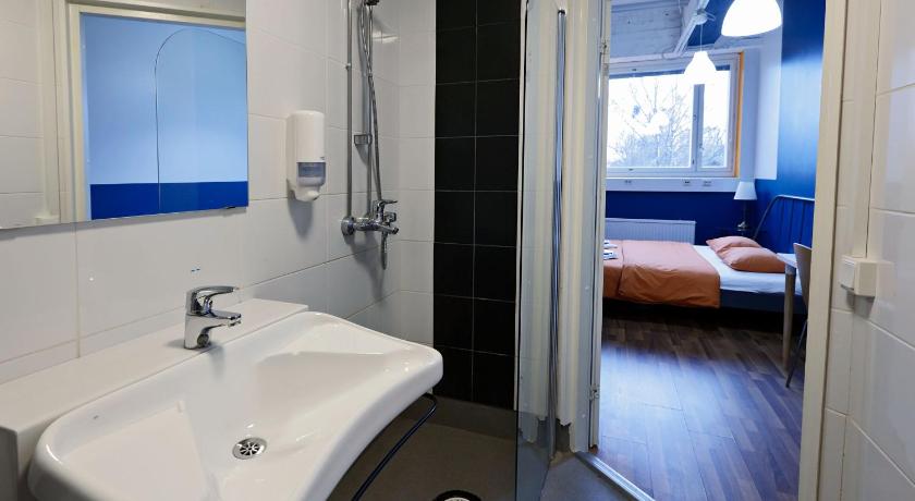 Image of Double Room with Private Bathroom 2