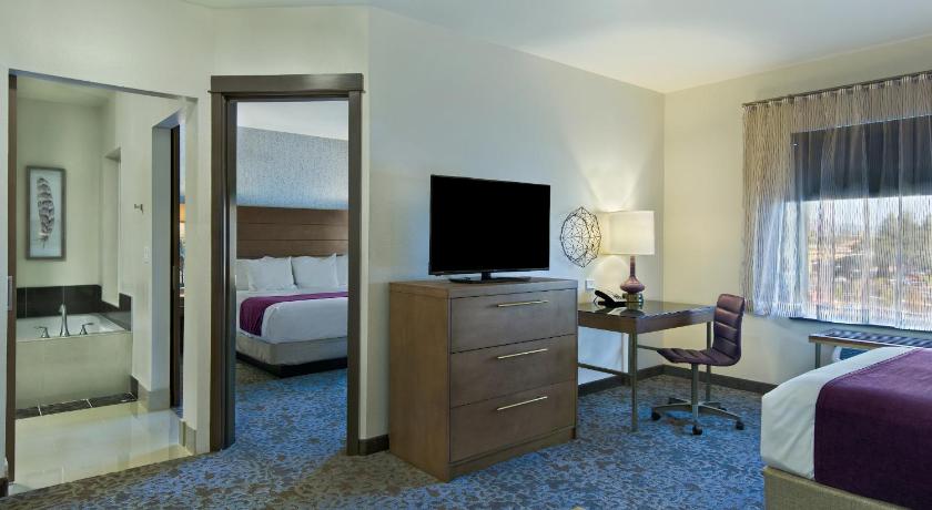 Oxford Suites Sonoma- Rohnert Park