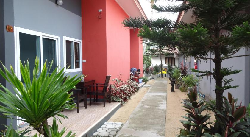Maenam Villa Hotel - image 25
