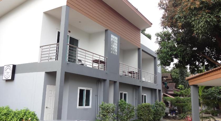 Maenam Villa Hotel - image 19