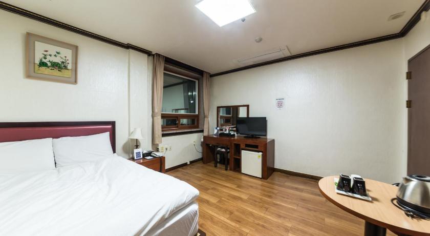 首尔 Youngbin Hotel 2星级 酒店 套房