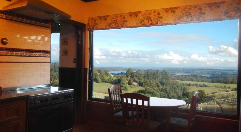 A Cottage with a View at Tudor Ridge