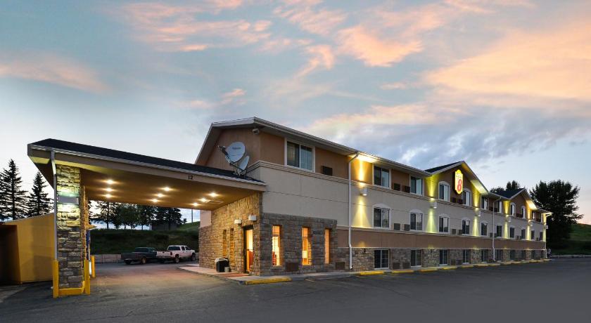 Super 8 By Wyndham Minot Airport