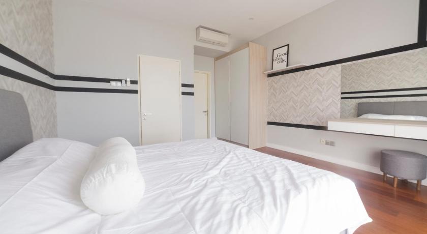 Image of Apartment with Sea View 14