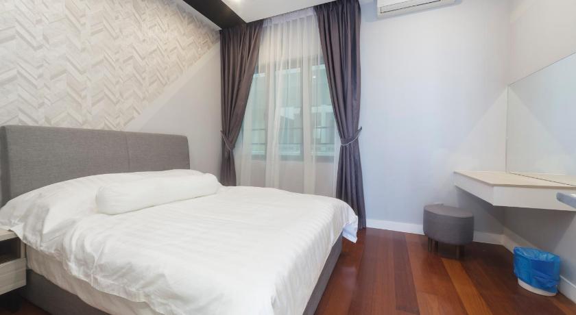 Image of Apartment with Sea View 8