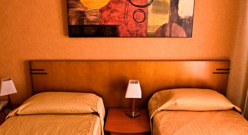 Hostal Villa de Ajalvir photo