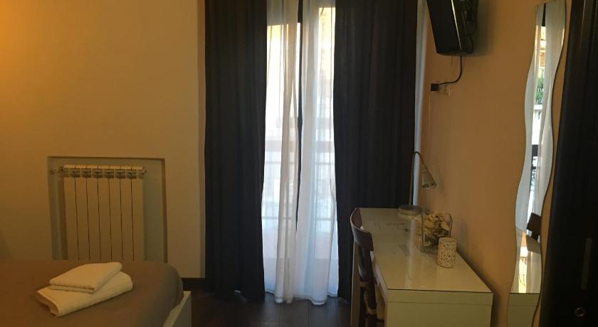 Almi Rooms photo