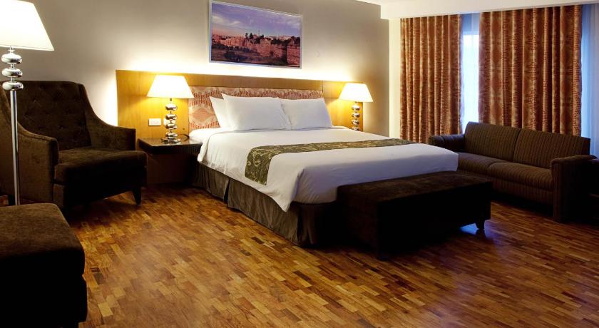 Cebu Hotel Elizabeth Cebu 4-Star Hotel suite