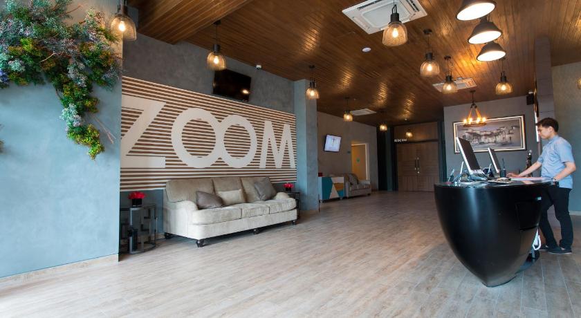 Zoom Dharmahusada Hotel – Surabaja, ID