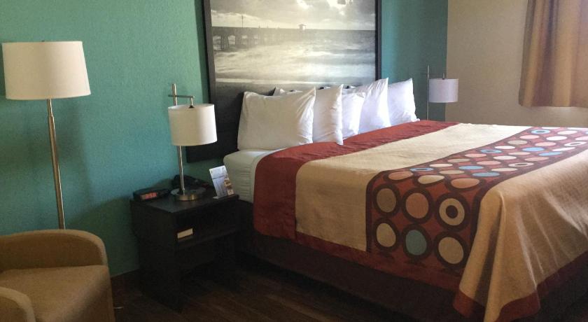 Image of Habitación con Cama Extragrande – No Fumadores (1 King Bed Non-Smoking) 0