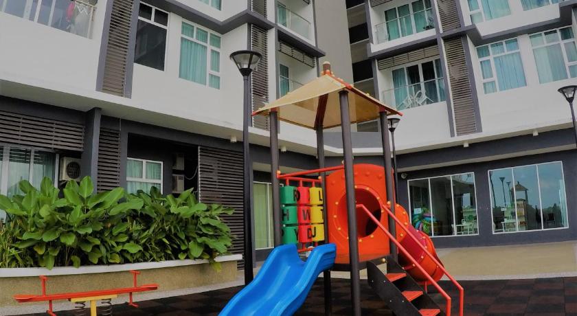 Zulanie Family Studio at D'Perdana Apartment with Pool WiFi and Netflix in Kota Bharu City Centre - image 5