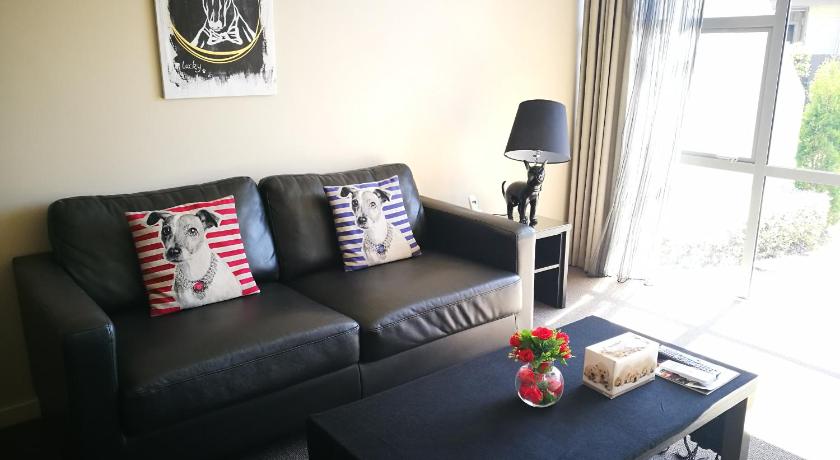 Image of 1 Bedroom Suite 10