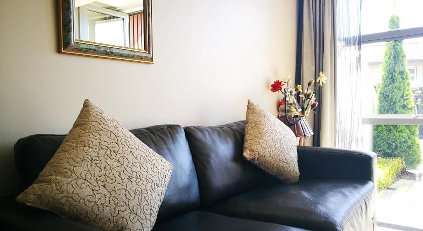 Image of 1 Bedroom Suite 13