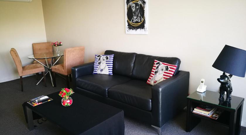 Image of 1 Bedroom Suite 14