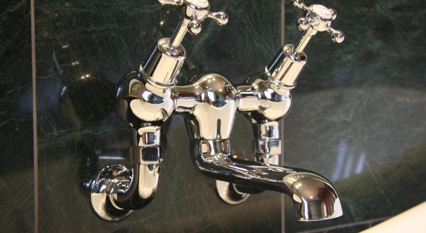 Image of Luxury King Room 11