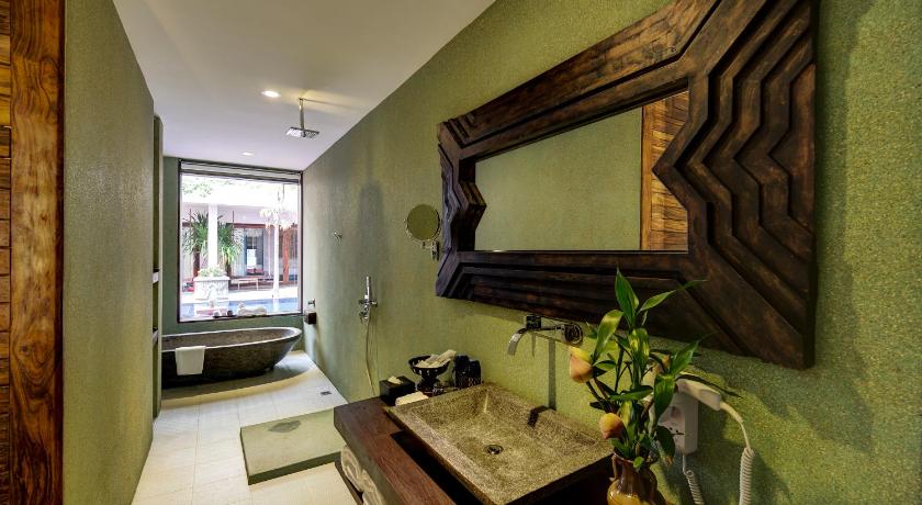 Image of Luxury Suite with Pool Access 13