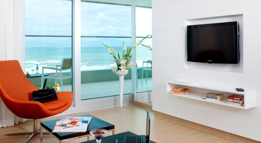 Image of Executive Suite with Sea View 3