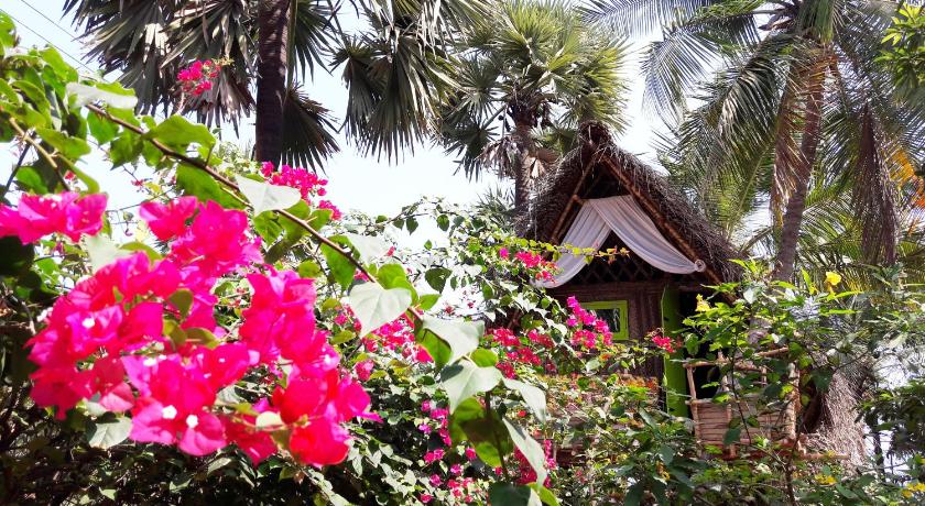 More about Dharmakanni Tropical Huts