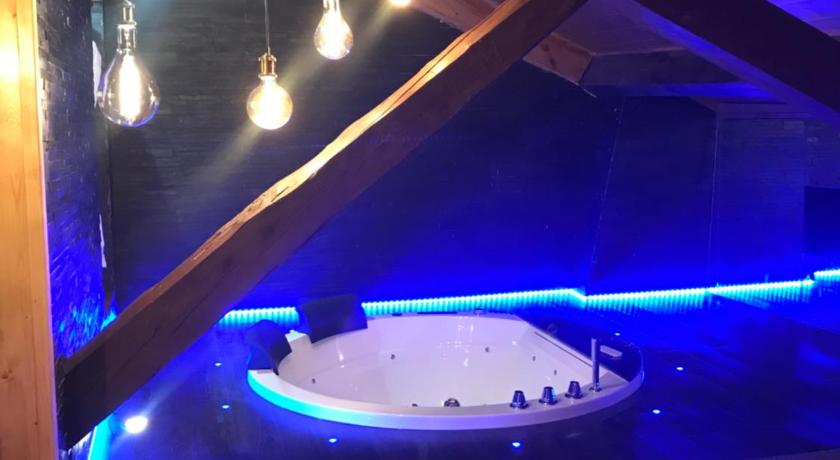 Le Chalet Loft And Spa Lyon Rezerwuj Pokoje W Hotelu Le Chalet Le Chalet Loft And Spa Lyon Rezerwuj Pokoje W Hotelu Le Chalet
