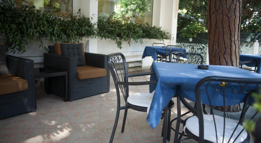 Hotel Cannes - in pieno centro