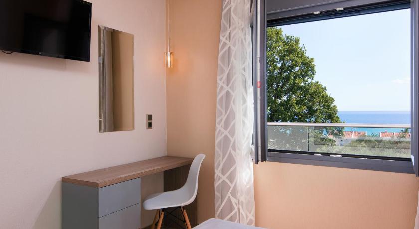 Semiramis Luxury Suites photo