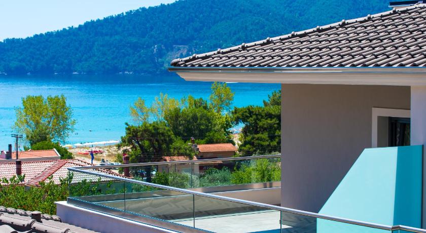Semiramis Luxury Suites photo