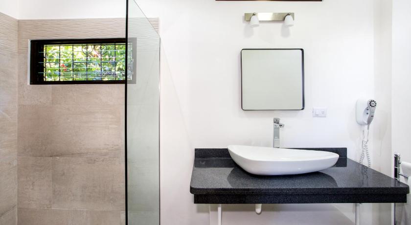 Image of Suite with Sea View 2