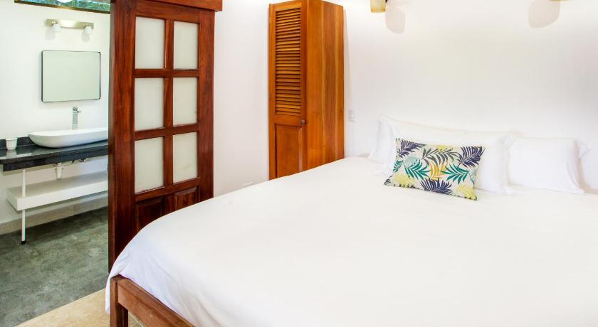 Image of Suite with Sea View 8