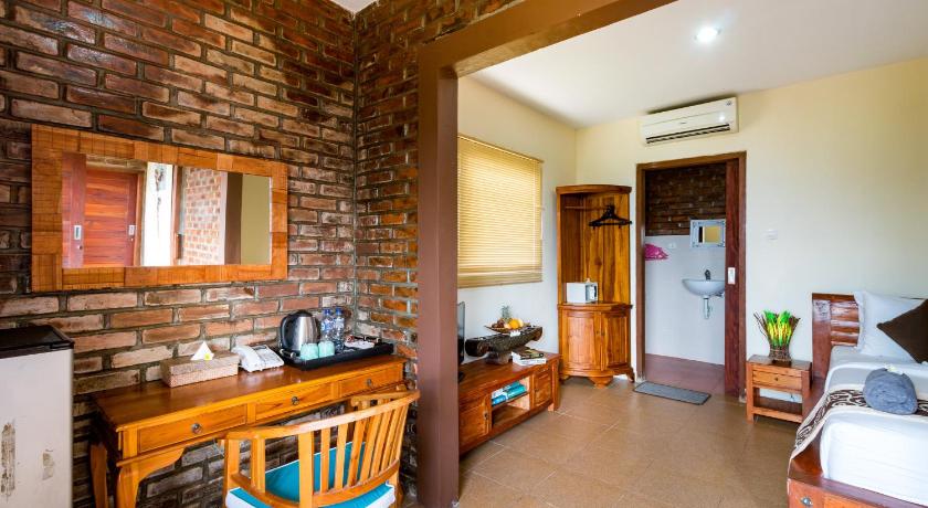 Image of Ocean View Room 8